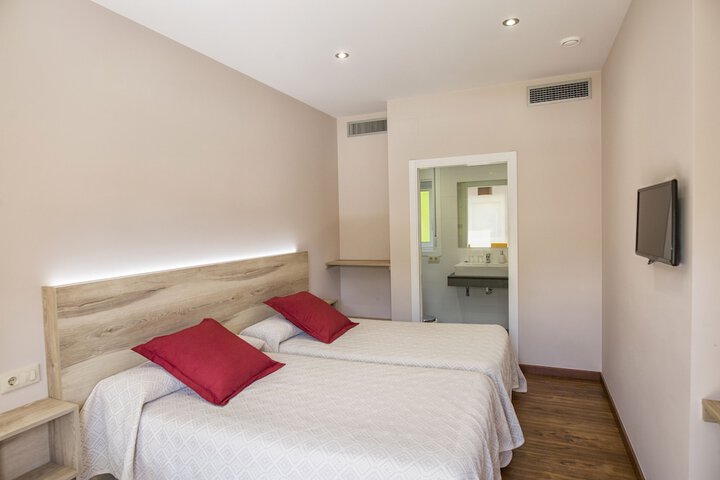Room 10 of 74
