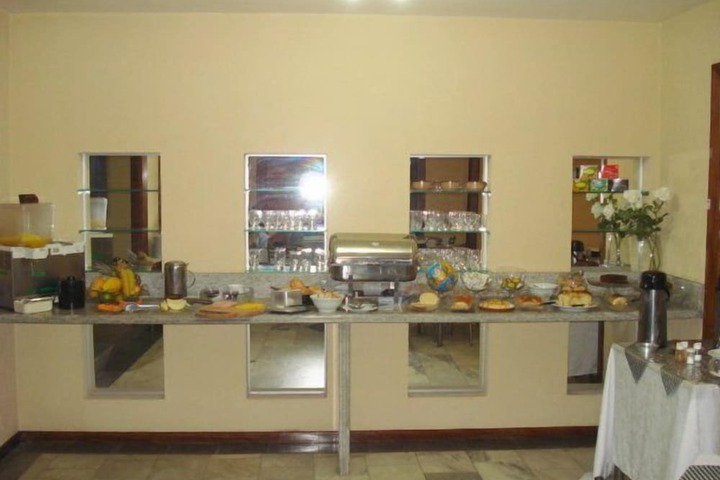 Dining 33 of 47