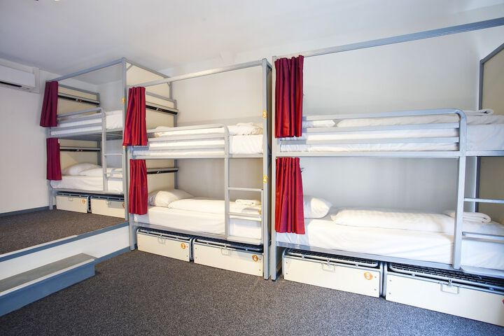 Room 28 of 91