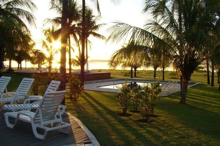 Sundeck 13 of 19