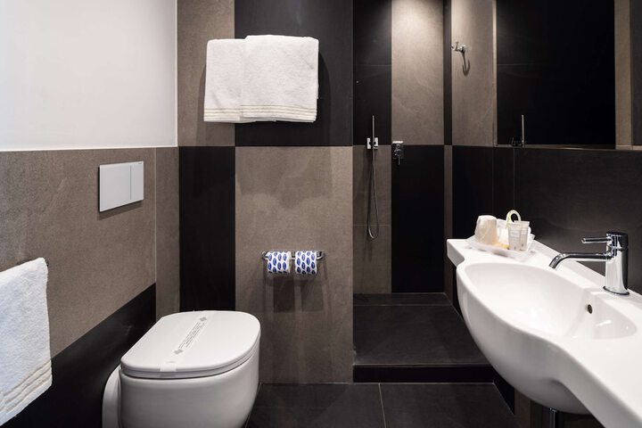 Clean Restrooms