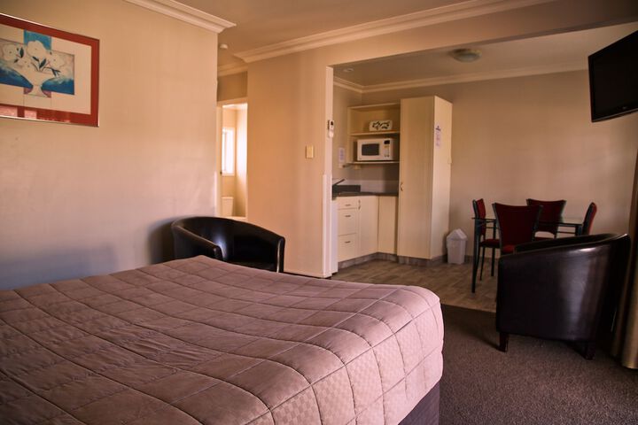 Room 16 of 36
