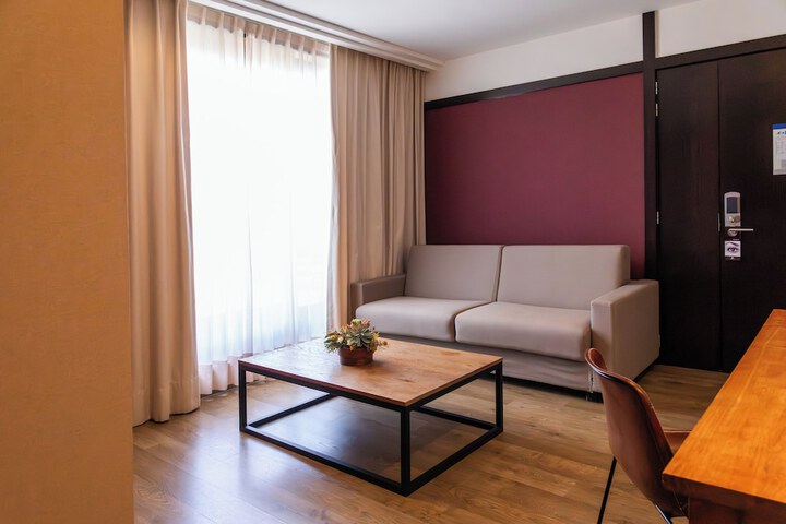 Room 45 of 140