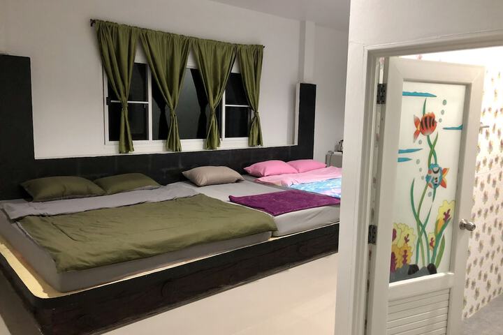 Room 37 of 47