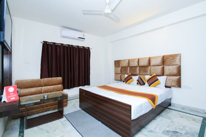 Room 8 of 24