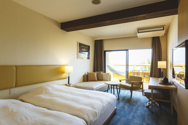 Room 6 of 173