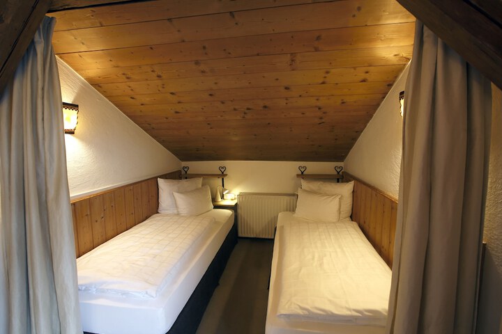 Room 7 of 41