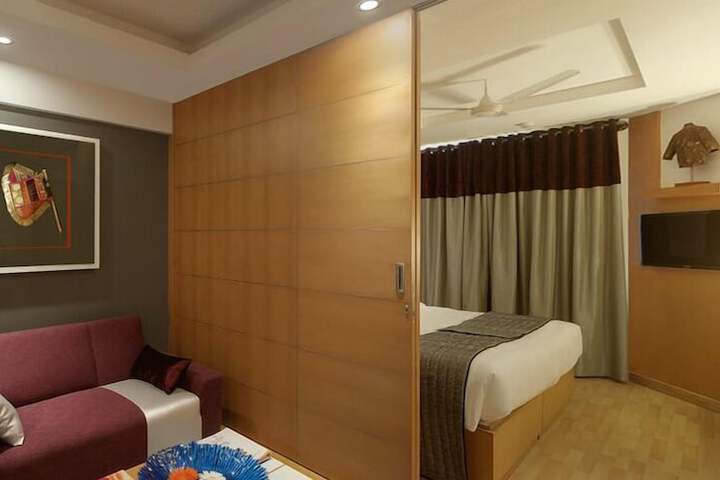 Room 6 of 20