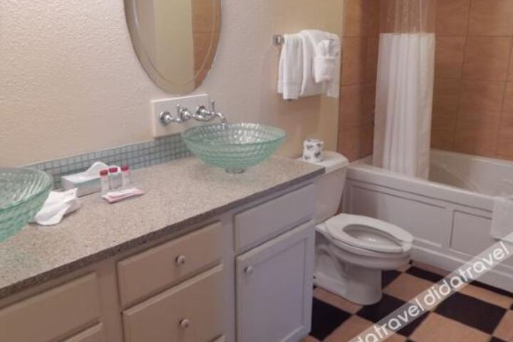 Hotel Interior 8 of 27