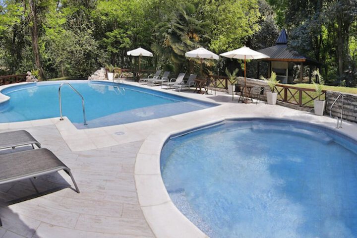 Pool 16 of 33