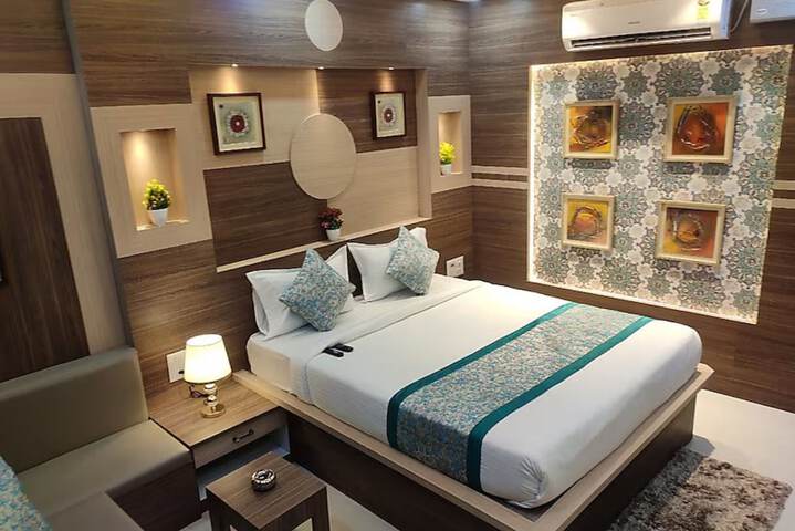 Room 5 of 19