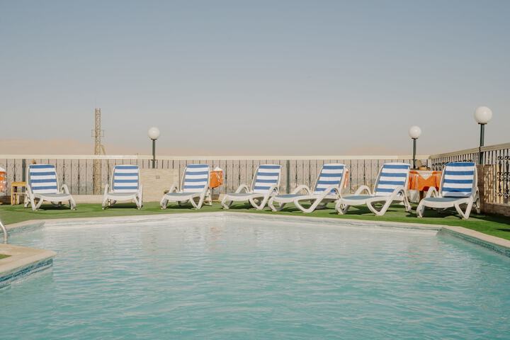 Hotel Pool
