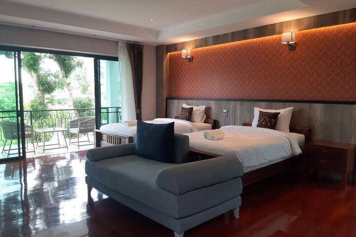 Room 35 of 172