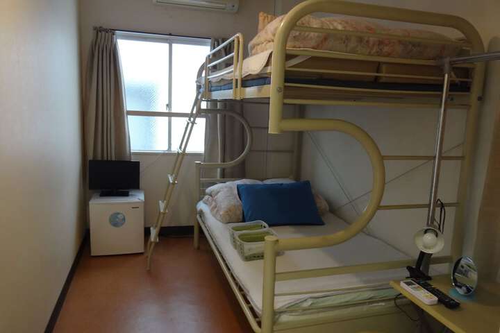 Room 13 of 49