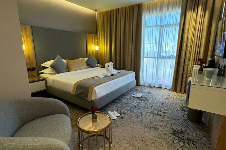 Room 10 of 20