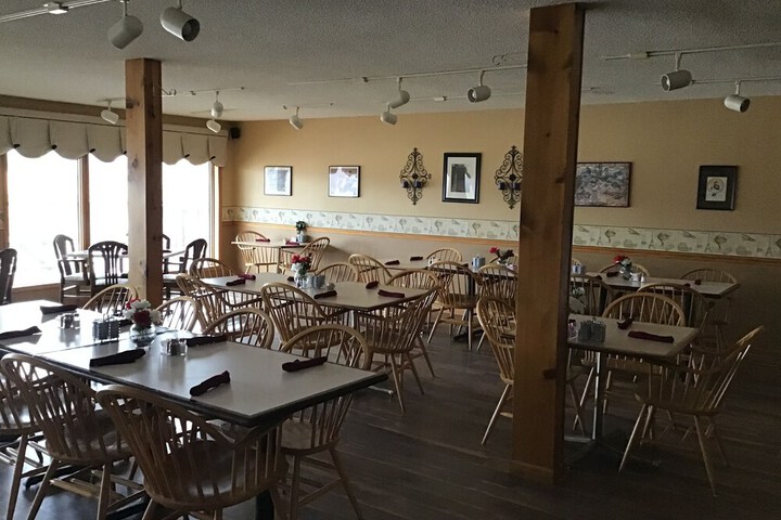 Dining 9 of 9