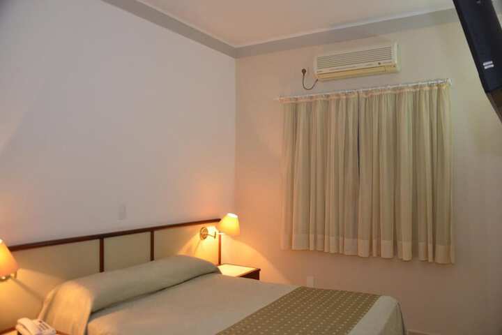 Room 6 of 40