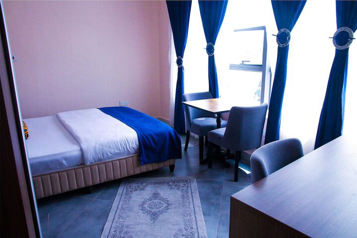 Room 8 of 41