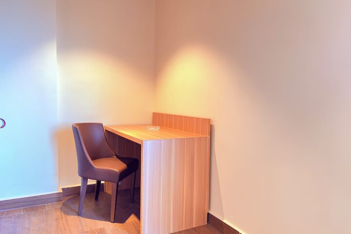 Room 6 of 73