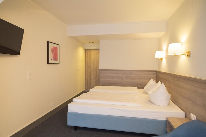 Room 14 of 63