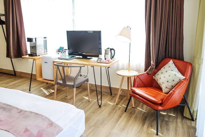Room 21 of 180