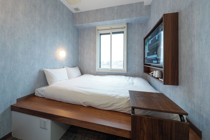 Room 44 of 105