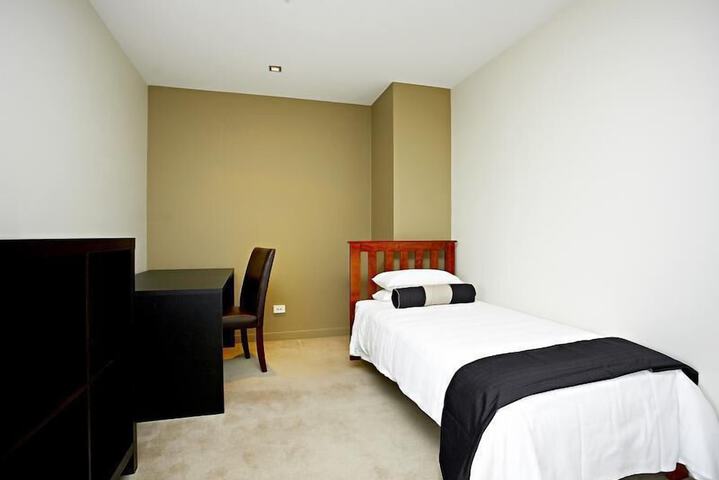 Room 6 of 38