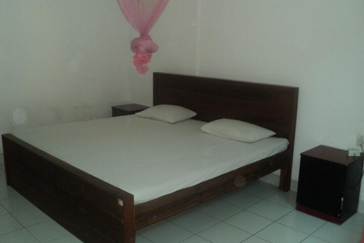 Room 2 of 5