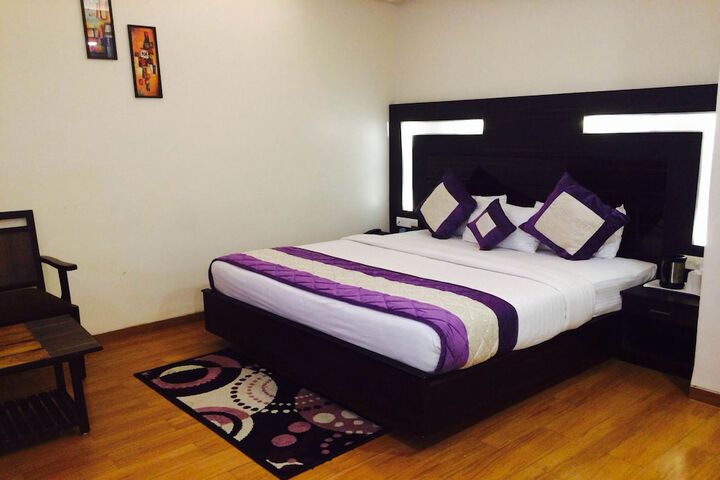 Room 8 of 35