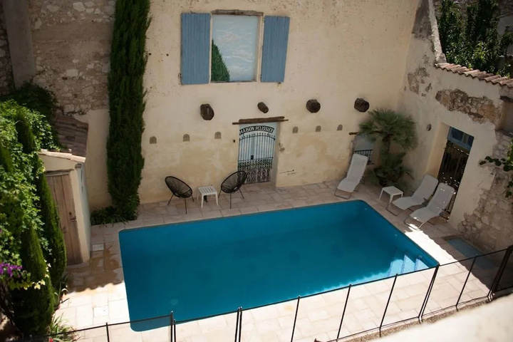 Pool 13 of 18