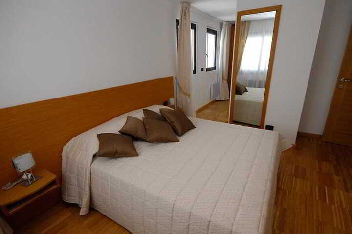 Room 10 of 10