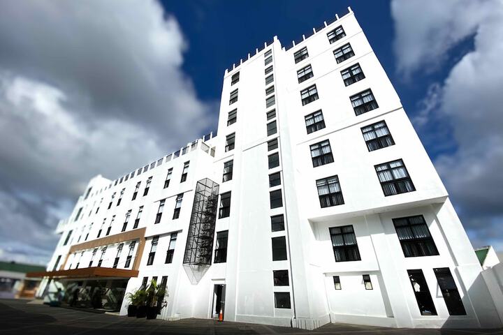 The Plaza Garden Hotel and Residences