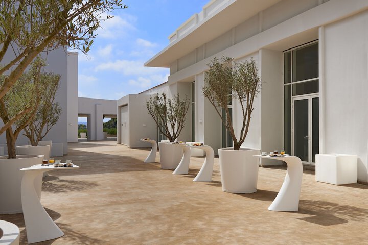 Hotel 195 of 203
