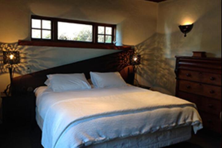 Room 2 of 5