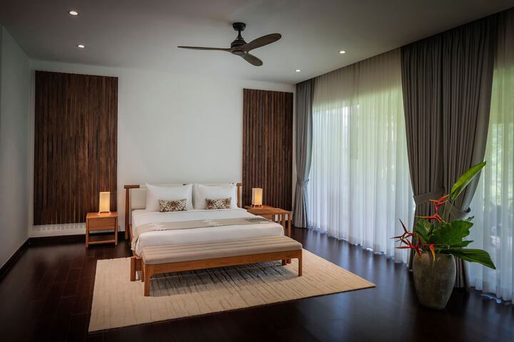 Room 6 of 49