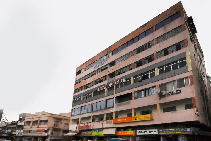 SPOT ON 61734 Hotel Janki