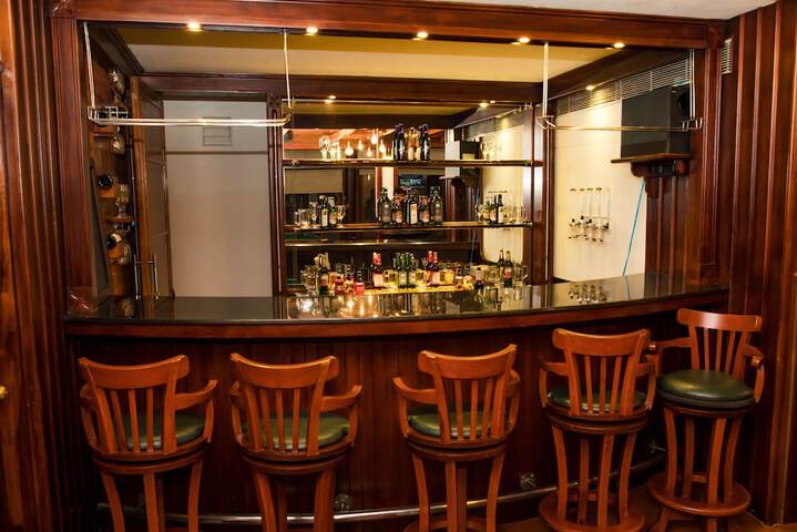 Lounge 61 of 144