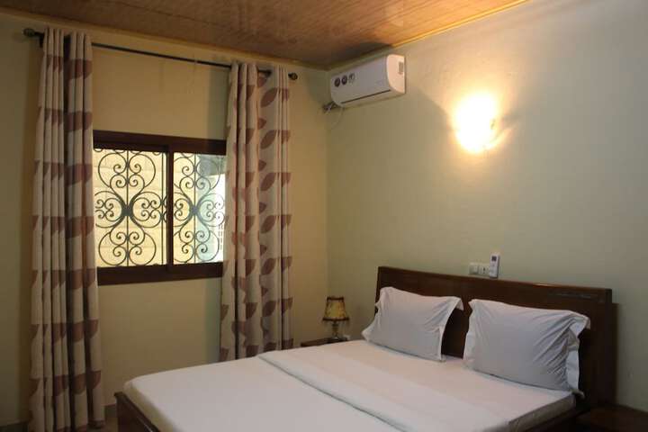 Room 6 of 14