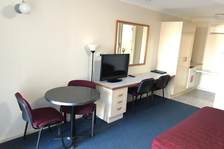 Room 13 of 20