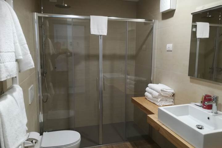 Room 45 of 81