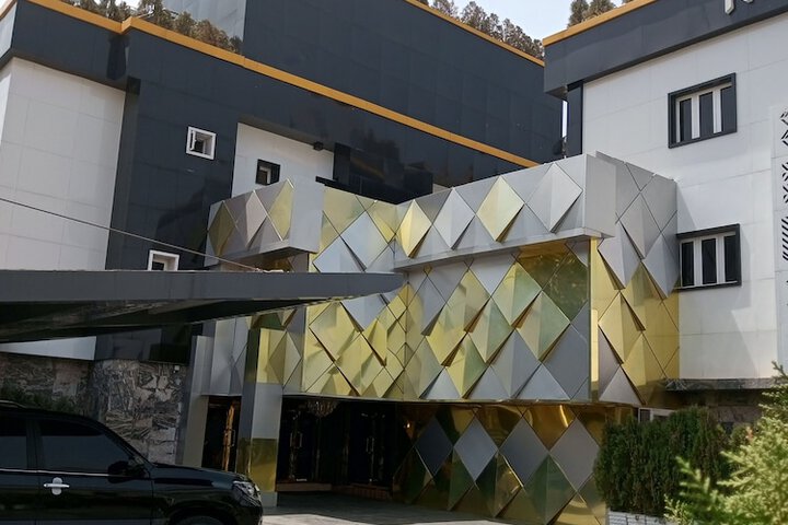 Hotel 77 of 77