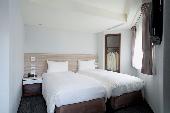 Room 10 of 44