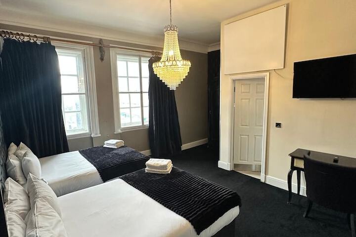 Room 57 of 171