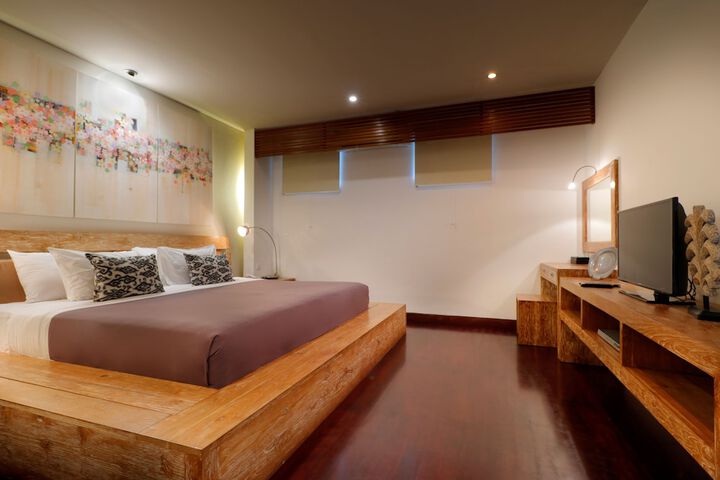Room 8 of 43