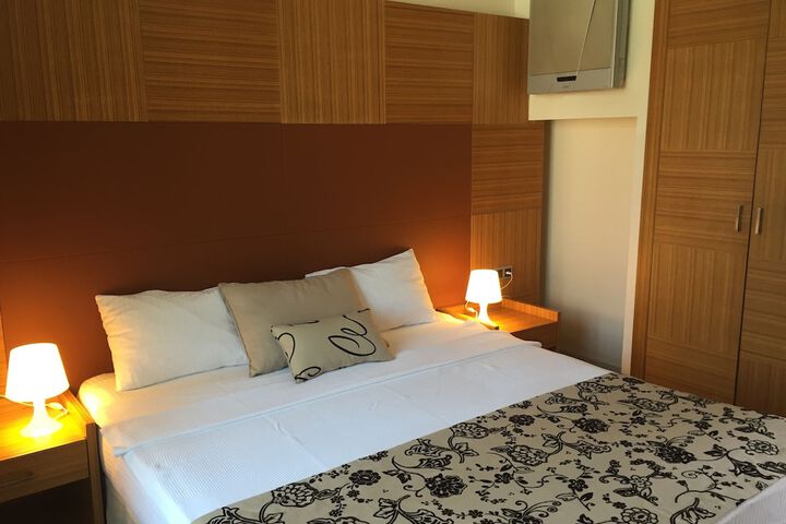 Room 9 of 60