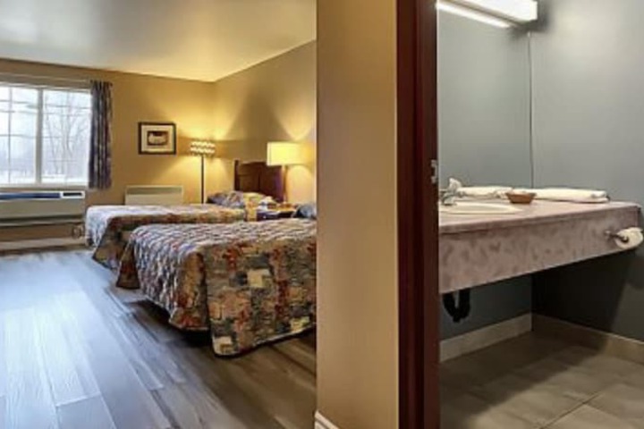 Room 9 of 18