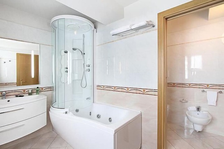 Bath Photo