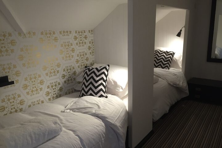 Room 15 of 25