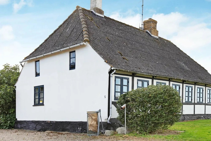 Traditional Holiday Home in Tranekær near Sea