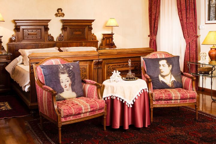 Room 4 of 49